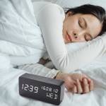 desk wooden-alarm-clock-with-voice-control-05